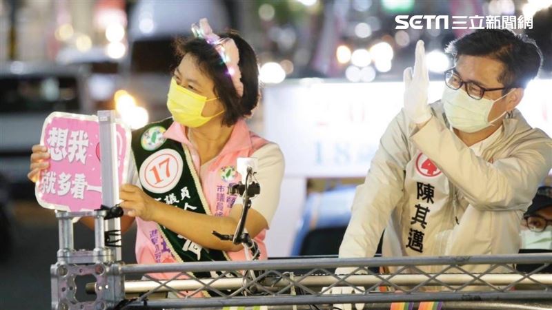 陳其邁掃街「他」突現身！替她顧家11天