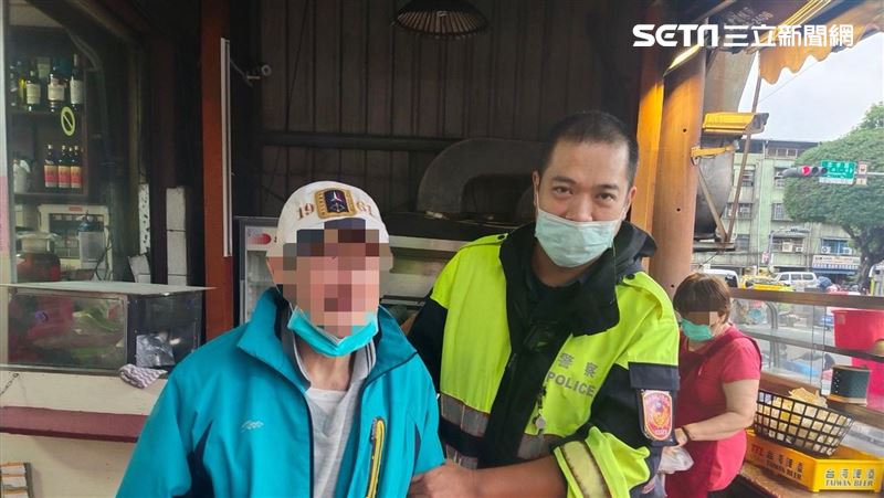 想不起來家在哪　三重警助75歲失智翁返家