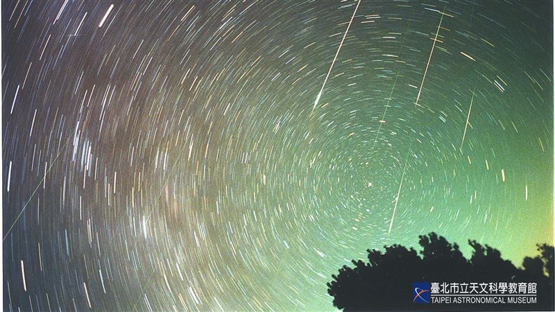 記得抬頭看天空　獅子座流星雨週末極大