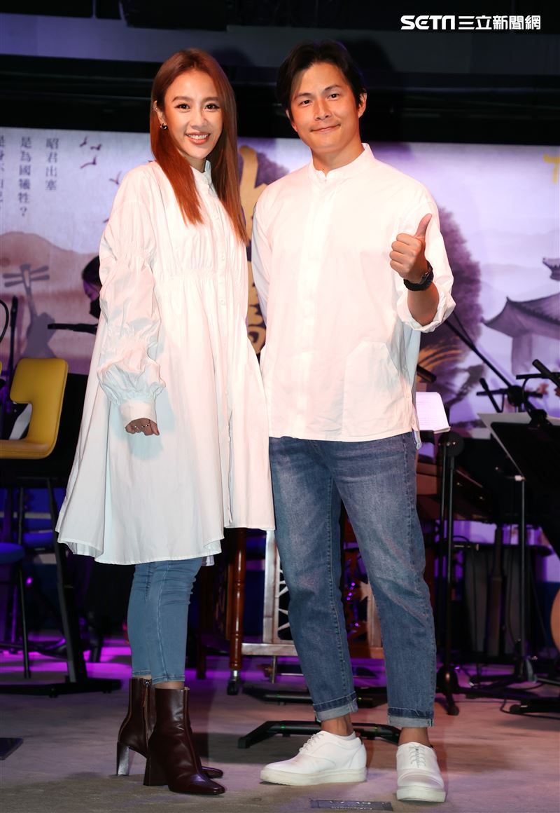 孫協志、方宥心「大畫昭君~觀落雁」直播音樂會。（記者邱榮吉/攝影）