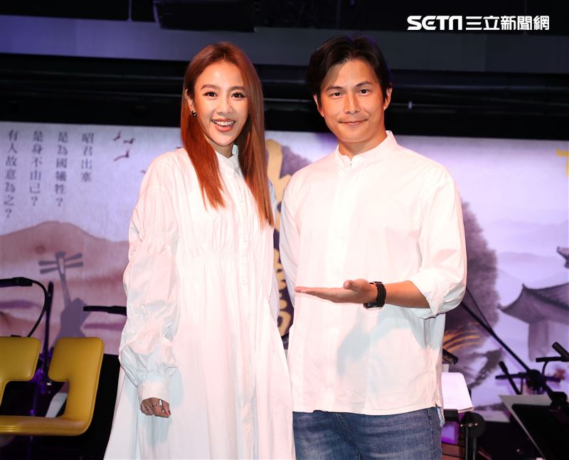 孫協志、方宥心「大畫昭君~觀落雁」直播音樂會。（記者邱榮吉/攝影）