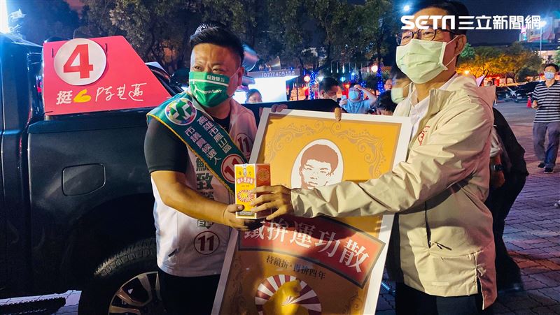 當不完兵的阿榮？陳其邁送這禮打氣笑翻網