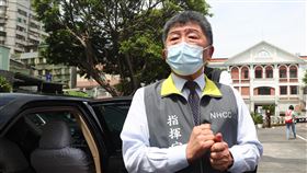 陳時中：快篩試劑逐步會到位中央流行疫情指揮中心指揮官陳時中（圖）10日前往新北市新莊區視察衛福部台北醫院，對於院方急診分流及開設兒童就醫綠色通道情形表示肯定，外界關切COVID-19快篩試劑量能缺口何時補足，他表示快篩試劑逐步會到位，大家都在努力。中央社記者王騰毅攝  111年5月10日