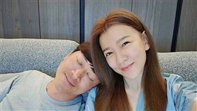 曾雅蘭(圖右)自爆婚姻危機，當初不知為何嫁給侯昌明(圖左)。（圖／翻攝曾雅蘭臉書）