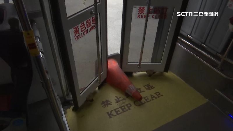 公車門夾傷乘客最重吊照　交通部修法上路