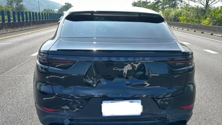 他輕撞保時捷賠90萬！律師：車貴講話大聲