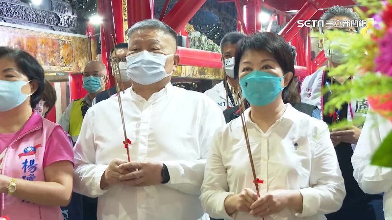 盧秀燕鎮瀾宮參香祈福　顏清標現身陪參拜