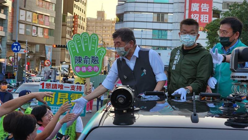 合體蔡其昌、林右昌　陳時中：互蹭熱度