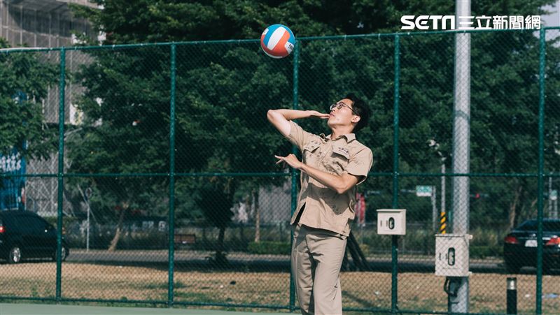 殺球得分！基進候選人化身南一中學生挺18