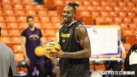 ▲桃園永豐雲豹媒體日，「魔獸」霍華德（Dwight Howard）練球。（圖／記者劉彥池攝影）