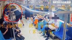 12歲童沒讓博愛座　老翁抓他頭撞牆嚇壞媽（圖／翻攝畫面）