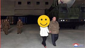 金正恩牽緊女兒視察導彈試射。（圖／翻攝自朝中社）