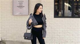 ▲身材姣好的高毓璘私下會穿露肚裝，卻遭酸民指責她當當媽還露肚子。（圖／取自高毓璘臉書）