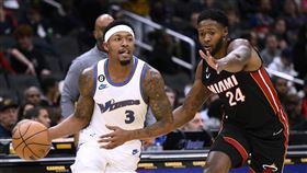 ▲畢爾（Bradley Beal）18投9中含5顆三分球，拿下全場最高27分，且連續5場得分超過20分。（圖／美聯社／達志影像）