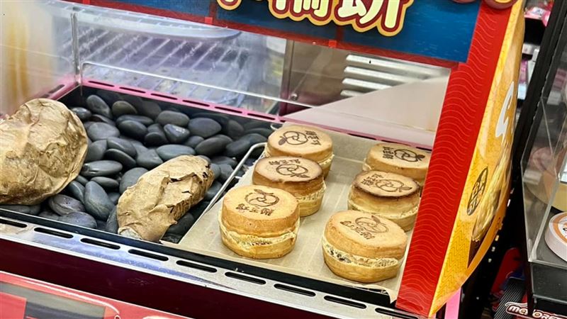 逛超商驚見「現烤車輪餅」　老饕親揭口感