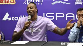 ▲桃園永豐雲豹主場開幕戰，「魔獸」霍華德（Dwight Howard）出席賽後記者會。（圖／記者劉彥池攝影）