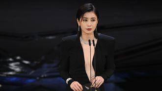 金馬獎最辣！賈靜雯「從上裂到下」洩肉色