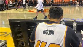 「魔獸」霍華德來台首秀 主持人威廉遭球迷出征、他發文說明了