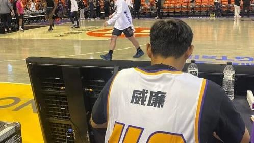 威廉主持被噓爆　他點「嗚呼」是最大問題