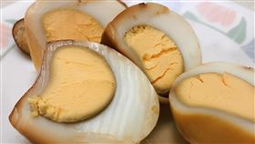 原PO表示，拿咖啡去滷蛋超級好吃。（圖／翻攝自《Costco好市多 商品經驗老實說》）