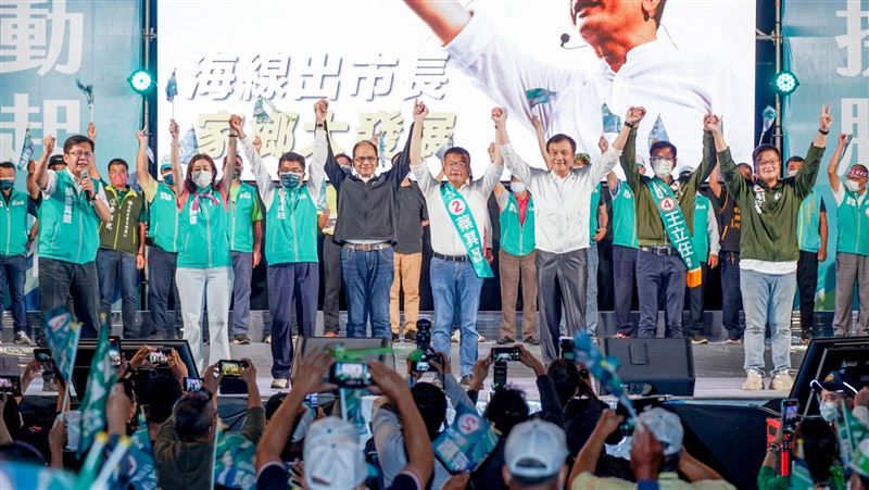 選前最後假日　蔡其昌海線造勢晚會人氣旺