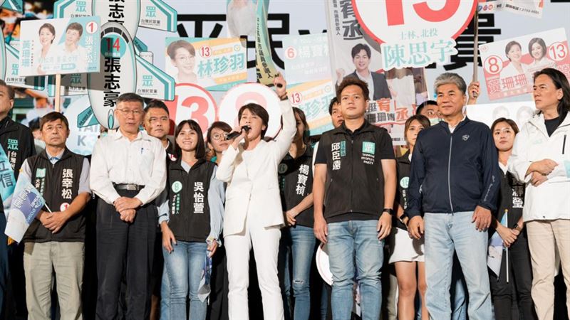 選前大造勢　黃珊珊因兒子書信支持落淚