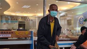  ▲久未出現法院的「抗議天王」柯賜海，看來身體狀況大不如前，卻仍為刑法規定強制工作聲請釋憲出庭。（圖／記者楊佩琪攝）