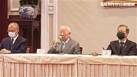 台積電創辦人張忠謀今（21）日出席「2022亞太經濟合作經濟領袖會議代表團」返國記者會。（圖／記者盧素梅攝影)