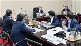 行政院蘇貞昌今（21）日上午召開擴大防疫會議。（圖／行政院提供)