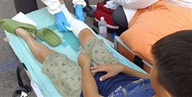 家裡蚊子太多點蚊香燒房子　小六生腿燒傷（圖／翻攝畫面）