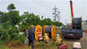 台南,高壓電,電纜線,命危,觸電,工地,吊桿,司機
