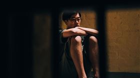 《憂鬱之島》譚鈞朗。（圖／光年映畫）