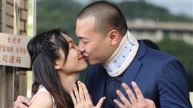 楊植斗和前市議員羅智強辦公室主任曹羽婷選在今（22）日登記結婚（圖／翻攝自羅智強臉書）