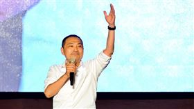 國民黨北北基桃竹竹苗聯合造勢  侯友宜出席國民黨新北市長候選人侯友宜19日晚間到桃園出席黨內大型聯合造勢晚會時指出，選舉要帶來有希望的未來，讓人民更好，他愛中華民國和這塊土地的人民，他從來只有一個心，就是好好為這塊土地、為人民做事。中央社記者吳睿騏桃園攝  111年9月19日