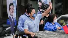 蔣萬安車隊掃街。(圖/蔣萬安辦公室提供)