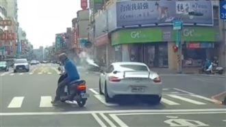 保時捷男辣椒水狂噴騎士！超強水柱網驚呆