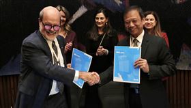 鴻海佈局加拿大有新進展，由旗下研究院攜手Mitacs啟動量子研究計畫。（圖／鴻海提供）