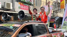 金鐘歌王楊烈陪同林志誠車隊掃街