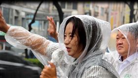 交棒遇苦戰！何博文黃淑君「師徒合體」雨中疾呼搶救