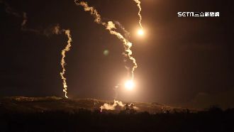 陸軍聯勇「夜射」照明彈　砲聲隆隆超震撼