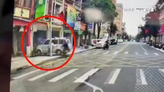 女駕駛忘拉手剎車　「無人車」直衝民宅