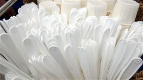 免洗湯匙,塑膠湯匙,餐具, 示意圖／Pixabay
