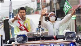 立委林淑芬冒雨陪同李宇翔車隊掃街 挺年輕世代多一席