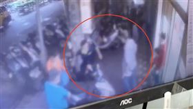 打麻將被酸「打太慢」！老翁暴怒狂毆牌友