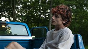 《骨肉的總和》提摩西夏勒梅。（圖／華納兄弟提供）