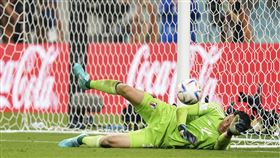 ▲日本爆冷逆轉德國，門將權田修一連擋對手4次射門，拿下「單場最佳球員」。（圖／美聯社／達志影像）