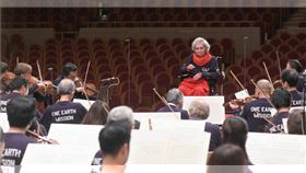 小澤征爾睽違4年指揮齋藤紀念管弦樂團（SKO），貝多芬的《艾格蒙》序曲的直播訊號，乘著「希望」之名，傳至國際太空站（ISS）的太空人若田光一。史上第一次，樂團演奏樂音直播送至太空！