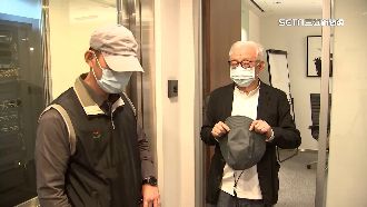 獨／曹興誠遭列台獨　隨扈攜「防彈包」