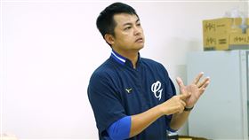 ▲富邦悍將秋訓結束，首席教練黃泰龍提醒選手展現拚一軍的決心（圖／翻攝自富邦悍將臉書）