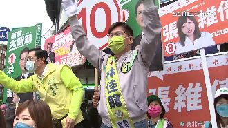 藍綠站路口拚車掃！林佳龍：出來投就會贏